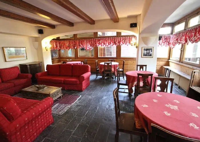 فندق Cristallo كورمايور