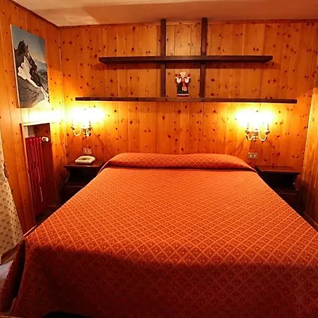 Hotel Cristallo 2*